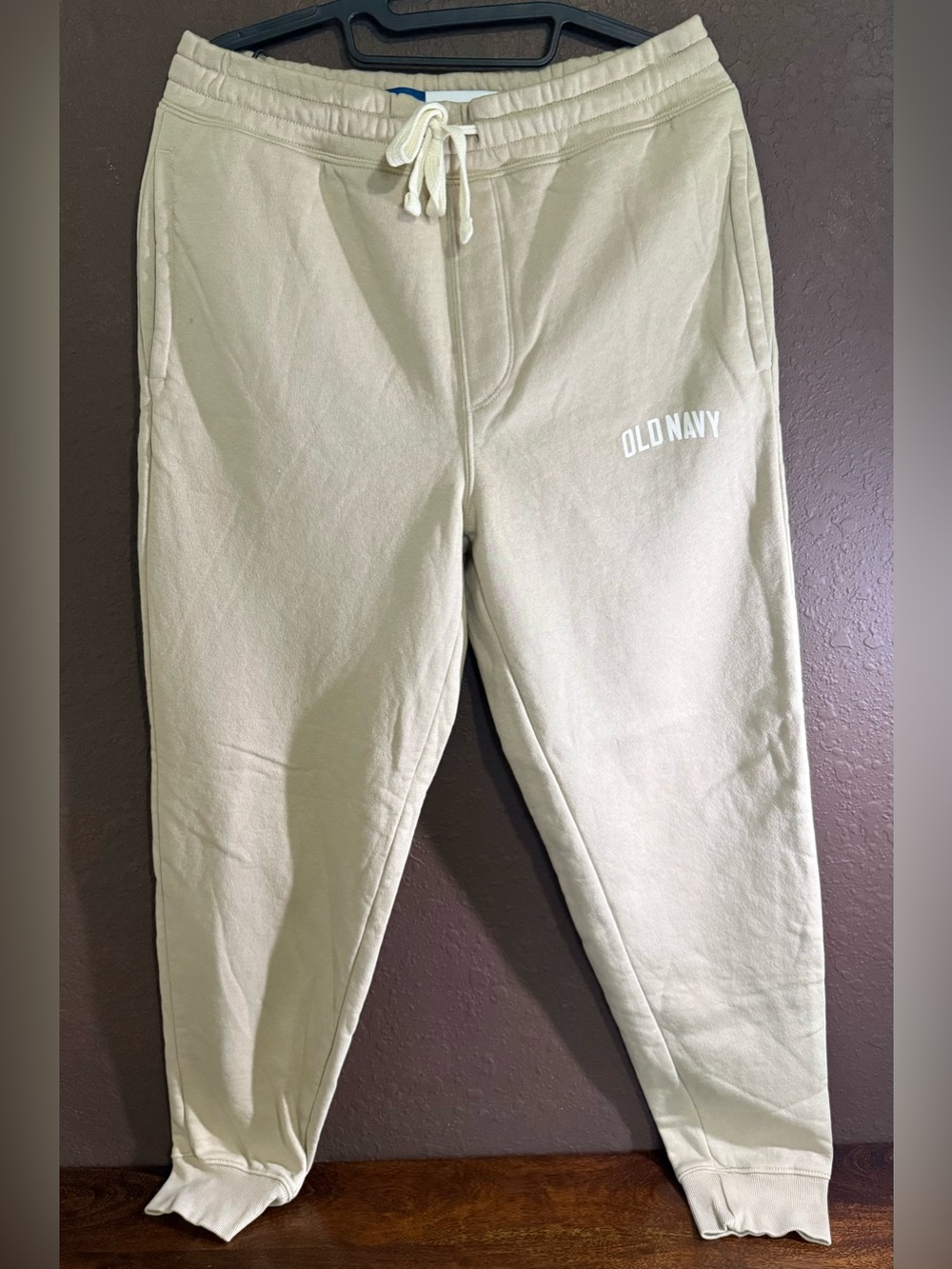 Old Navy Men’s Beige Cream Joggers Size Medium ( NWT )
